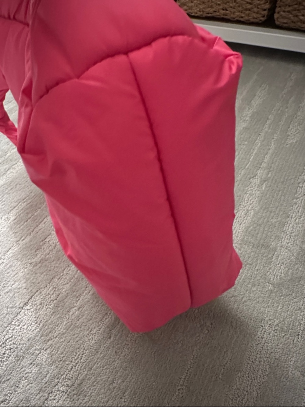 HUDA BEAUTY Hot Pink Quilted - Puffer Tote - Picture 5 of 7